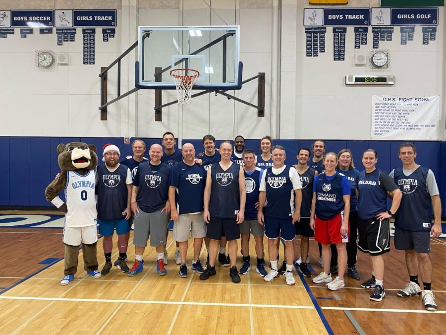 Teachers vs. students basketball game: teachers take the win