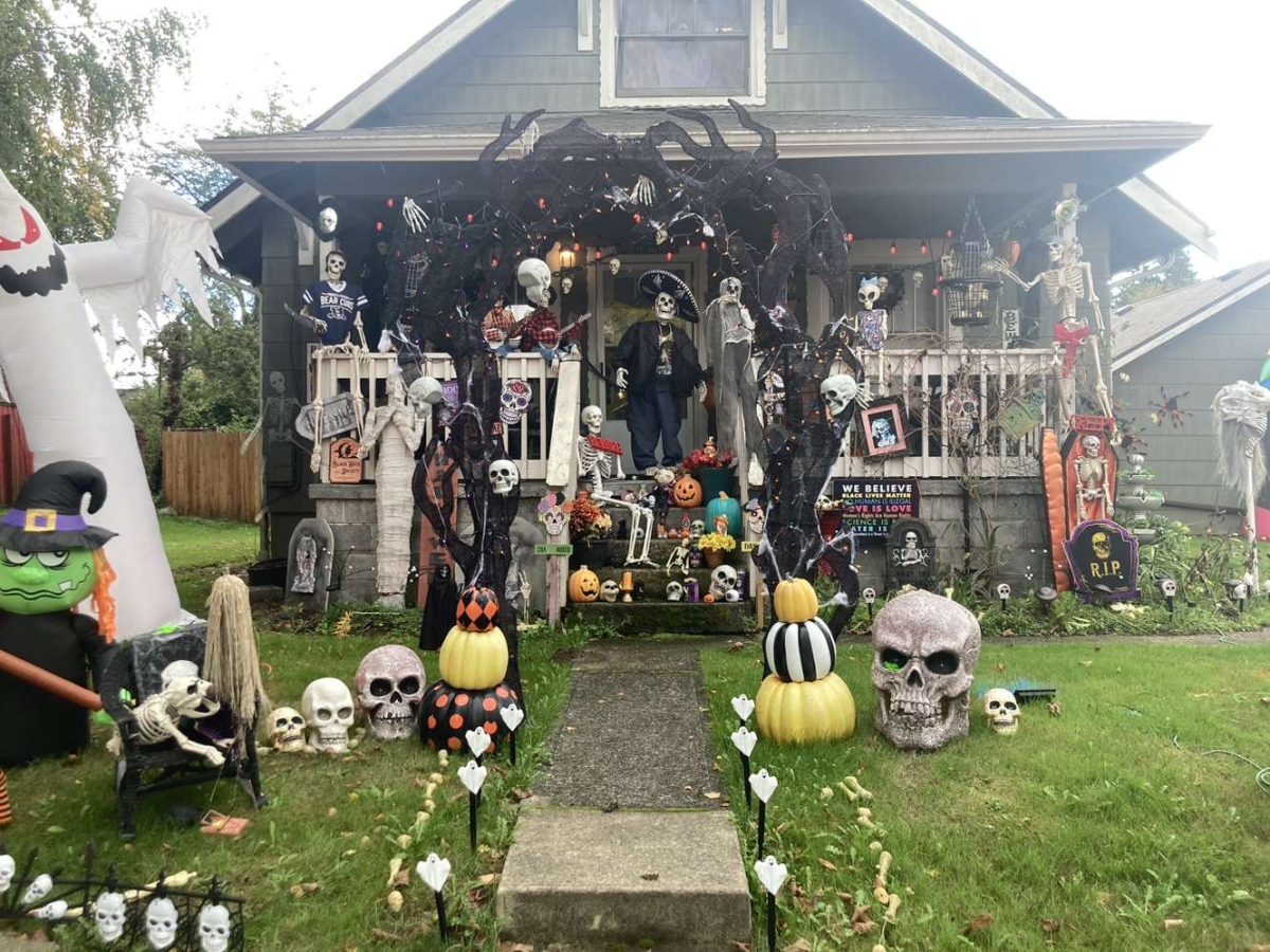 In the suburbs of Olympia, people go all out with their decorations. 