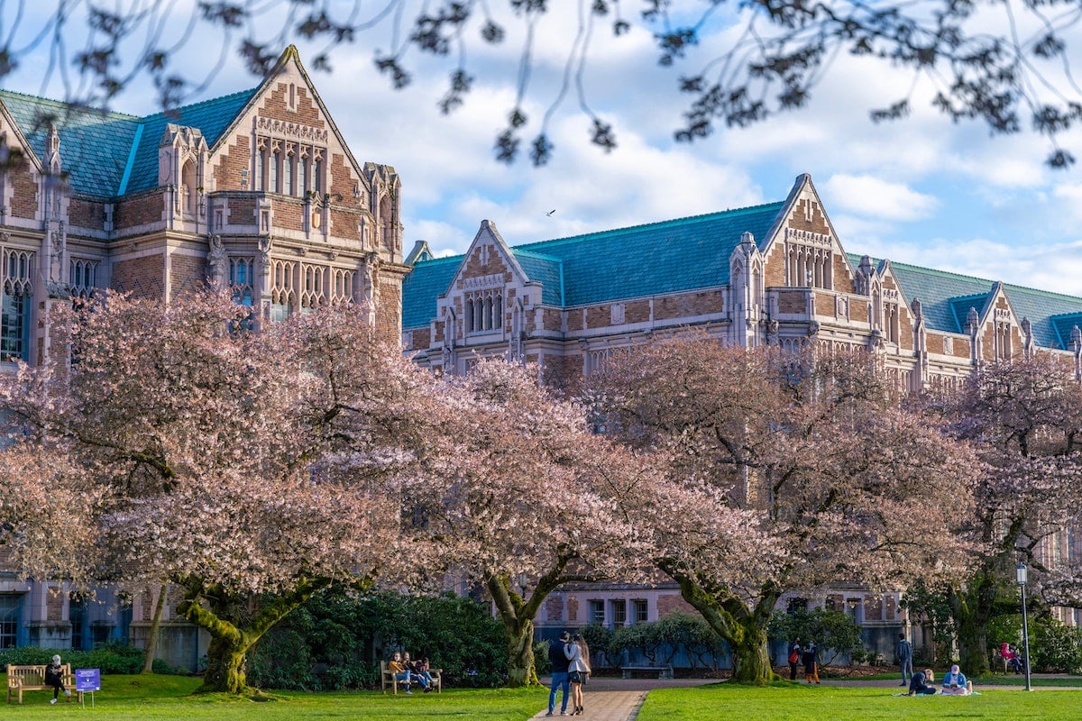 The dos and don'ts of applying to college