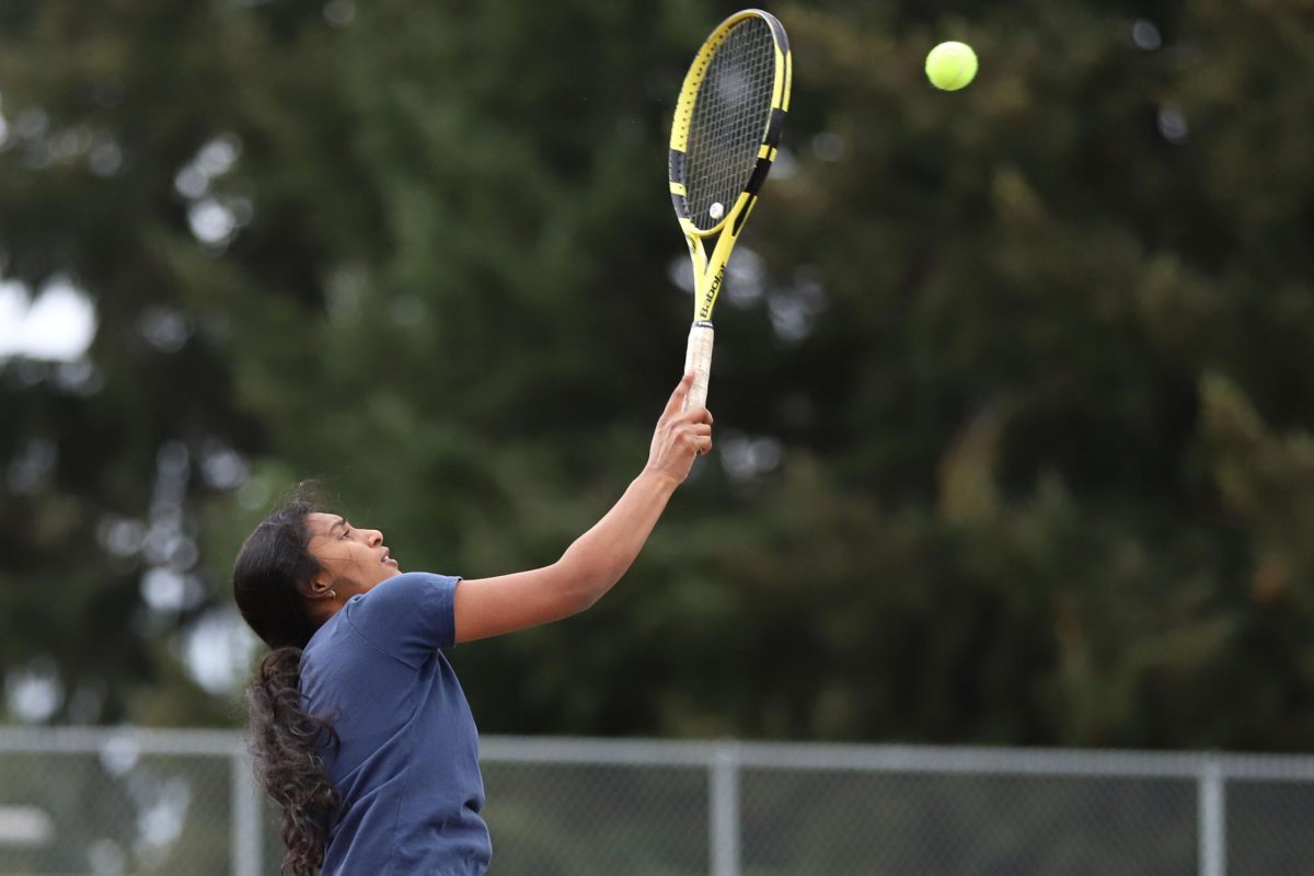 Tennis team continues to grow undefeated streak.