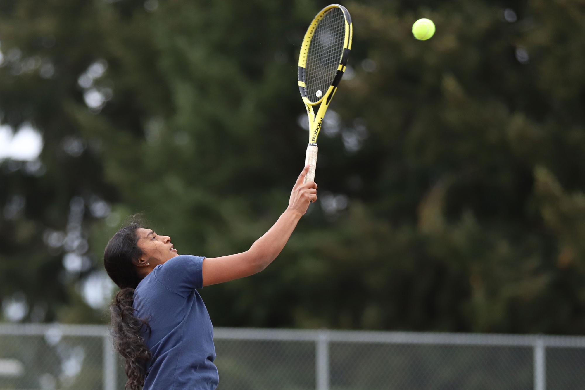 Tennis team continues to grow undefeated streak.